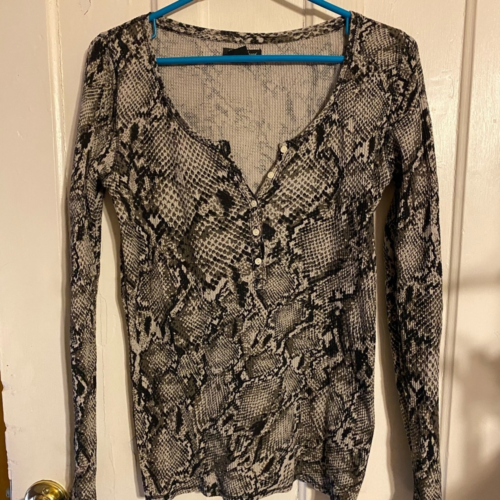 Lucky Brand long sleeve snake print Henley size L